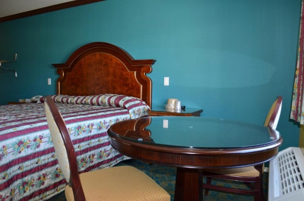 Cloud 9 Inn LAX image 23