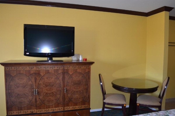 Cloud 9 Inn LAX image 9